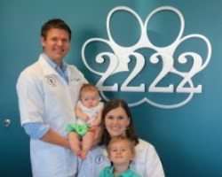 My Vet's the Best finalists Drs. Frank & Mindi Metzler of 2222 Veterinary Clinic in Austin, Texas.